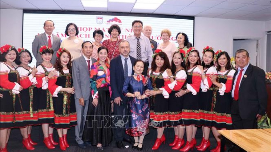 Russian October Revolution marked in Ho Chi Minh City